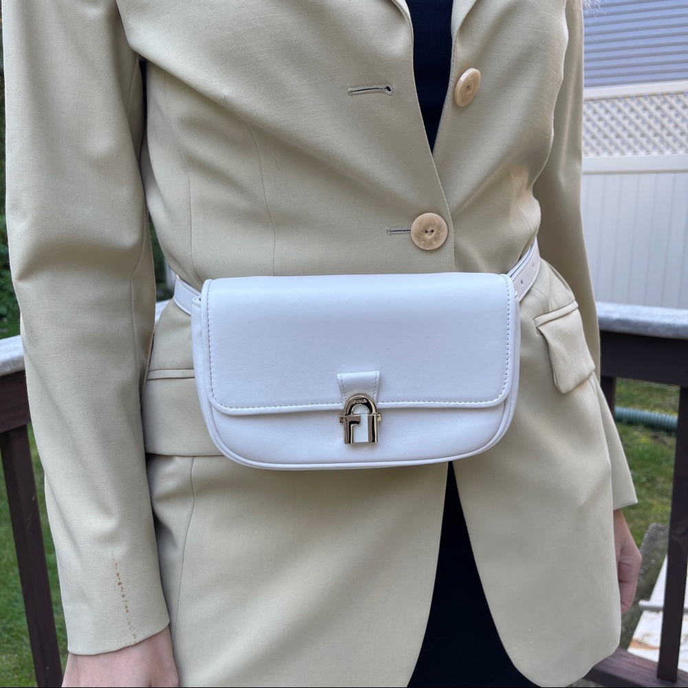 FURLA Mini Belt Bag/cross/shoulder Bag light white SOFT leather. AUTHENTIC!